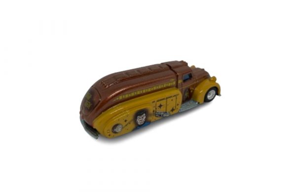Hot Wheels Premium Star Trek Dr McCoy 38 Dodge Airflow - Image 2