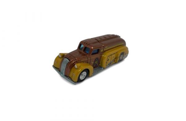 Hot Wheels Premium Star Trek Dr McCoy 38 Dodge Airflow