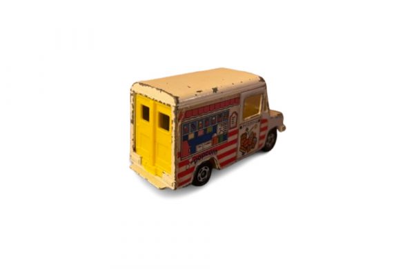 Tomica 27 Isuzu High Van - Image 2