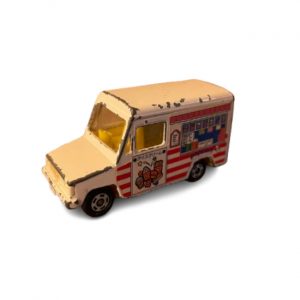 Tomica 27 Isuzu High Van
