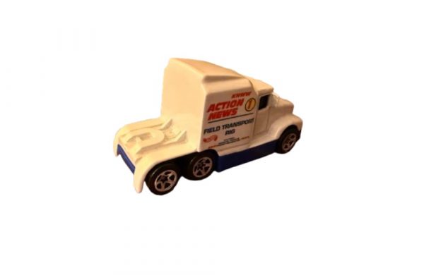 Hot Wheels 76 Action News Kenworth Rig - Image 2