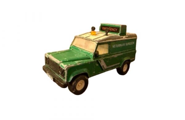 Matchbox 1987 Super Kings Land Rover Defender 110 Veterinary Surgeon